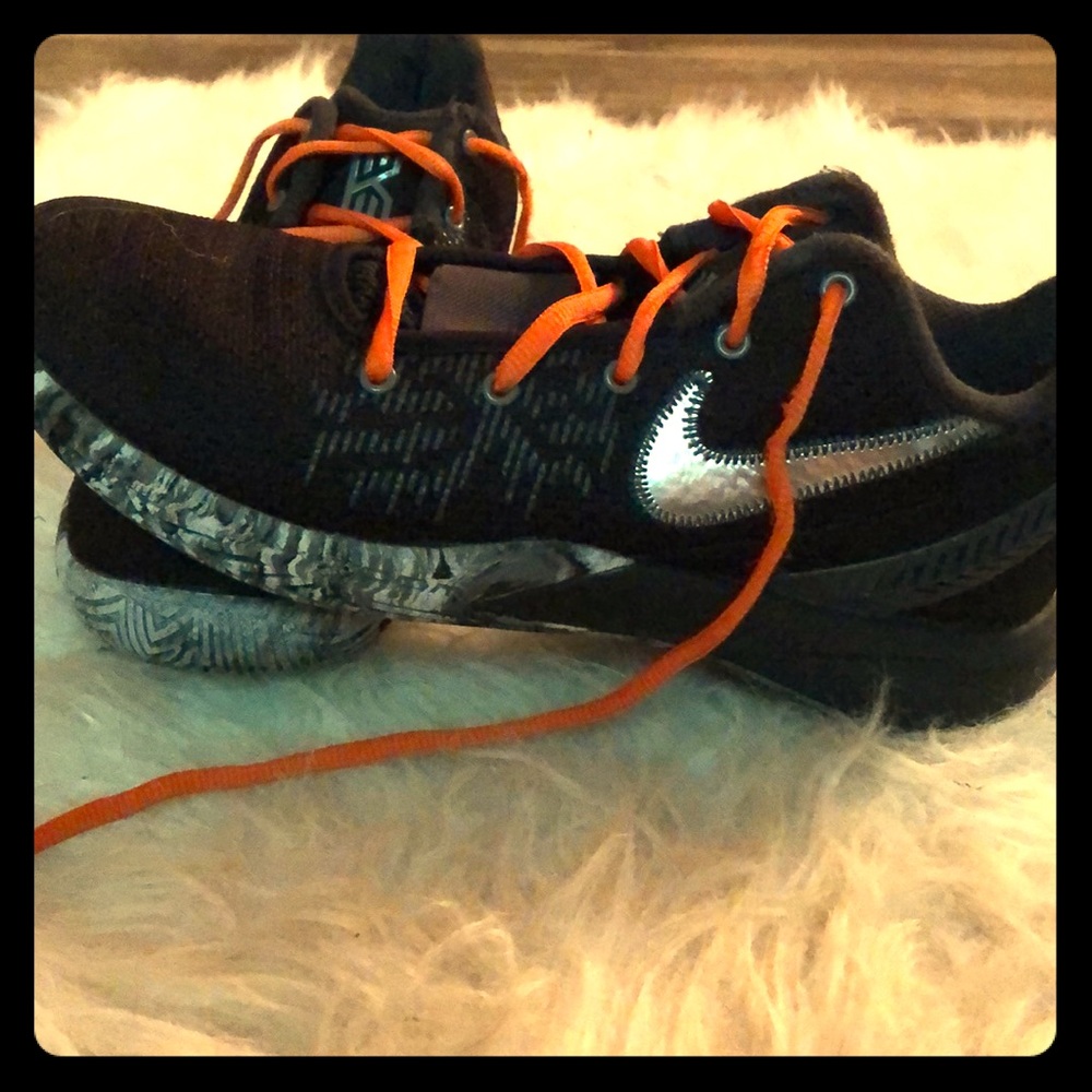 Kyrie Flytrap 2 basketball Shoes